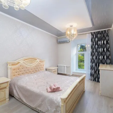 Deribasovskaya Apartment *